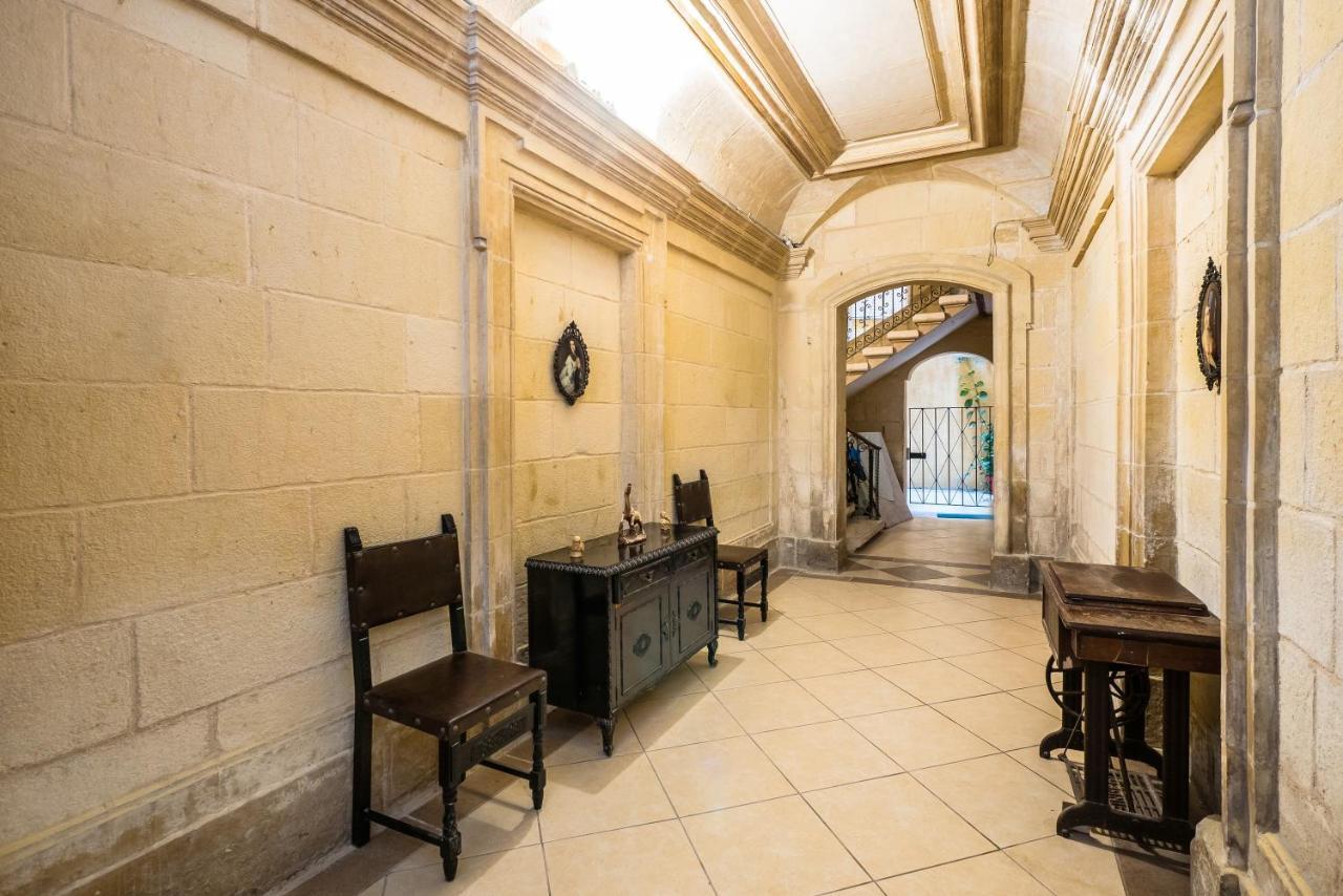 Valletta Main Street Apartment Deluxe Exterior foto